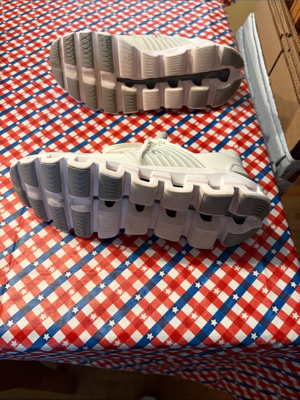 Women’s On Cloudswift shoes size 9 - Picture 7 of 8